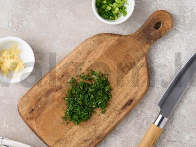 Bulviniai blynai su lašiša ir poštu kiaušiniu Žingsnis 1