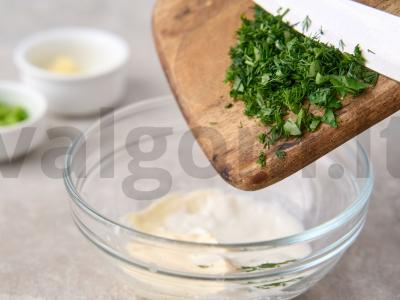 Bulviniai blynai su lašiša ir poštu kiaušiniu Žingsnis 2