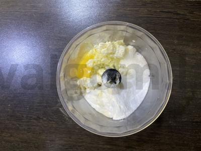 Švelniausi varškėčiai iš riebios varškės Žingsnis 3