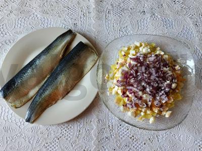 Silkės salotos su virtomis bulvėmis ir vištienos kiaušiniais Žingsnis 4