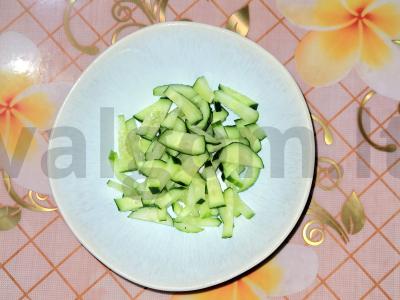 Salotas „Berta“ su garstyčių-grietinės padažu Žingsnis 1