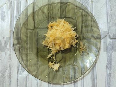 Prieskoniuoti varškėčiai su obuoliu ir cinamonu Žingsnis 2