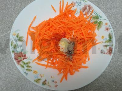 Korėjietiška salotos su silke Žingsnis 3