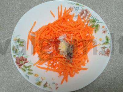 Korėjietiška salotos su silke Žingsnis 4