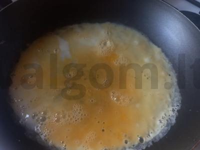 Kiaušinių blynai su grybais Žingsnis 4