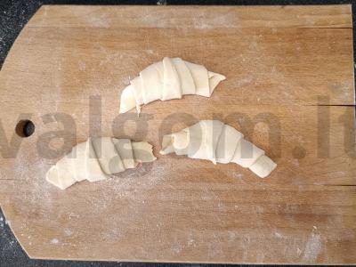 Kruasanai su tamsiu šokoladu per 25 minutes Žingsnis 3