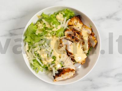 Cezario salotas su skrudintais duonos kubeliais Žingsnis 12