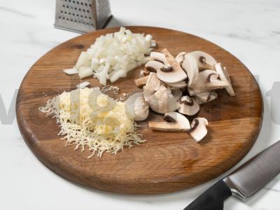 Makaronai su grybais grietinėlės padaže Žingsnis 2