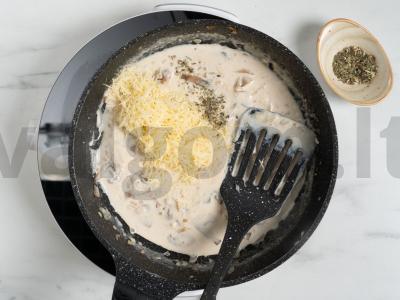 Makaronai su grybais grietinėlės padaže Žingsnis 6
