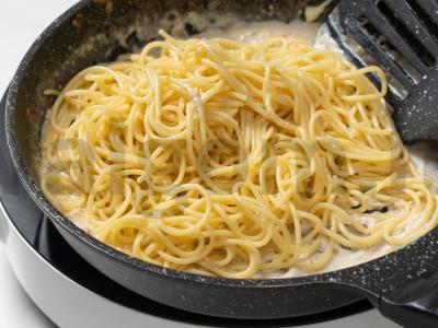 Makaronai su grybais grietinėlės padaže Žingsnis 7