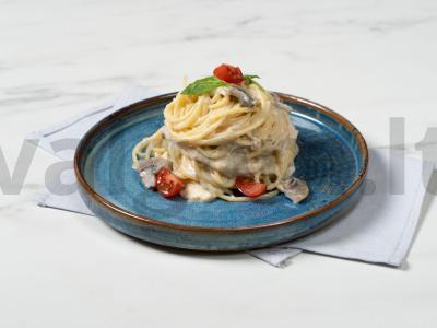 Makaronai su grybais grietinėlės padaže pagrindine nuotrauka