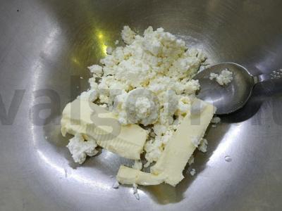 Varškės naminis keksiukas su razinomis Žingsnis 1