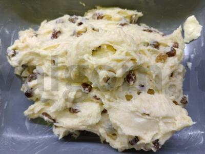 Varškės naminis keksiukas su razinomis Žingsnis 13