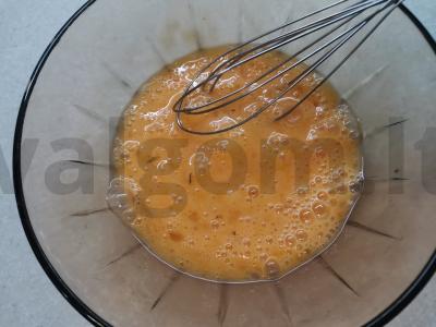 Troškinti daržovės su dešrelėmis ir kiaušiniu Žingsnis 3