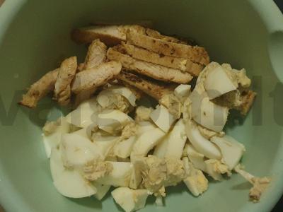 Švelnus salotas su agurkais ir rūkytomis vištienos krūtinėlėmis „Oro“ Žingsnis 2