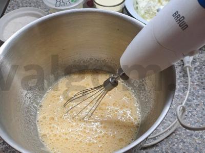 Manų kruopų ir kondensuoto pieno apkepas Žingsnis 3