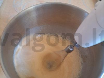 Manų kruopų ir kondensuoto pieno apkepas Žingsnis 4