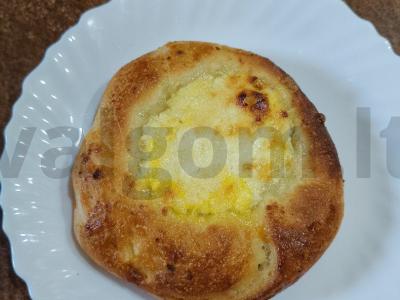 Vatrushkos su varške ant rauginto tešlos Žingsnis 8