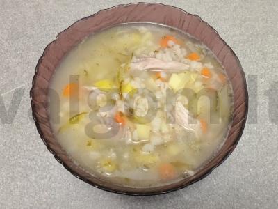 Sūris su kalakutienos sultiniu ir perliniu miežiu pagrindine nuotrauka