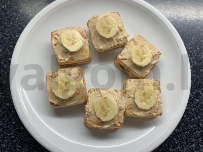 Sausainiai iš sausainių, kondensuoto pieno, varškės ir bananų Žingsnis 5