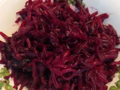 Burokėlių salotos su avinžirniais Žingsnis 2