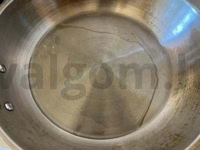 Sūrio blyneliai su apkepintu faršu Žingsnis 4