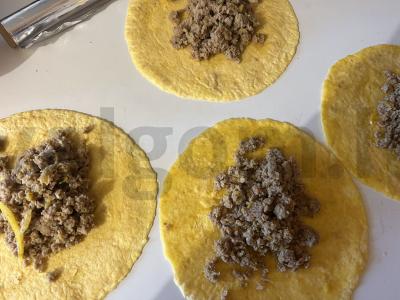 Sūrio blyneliai su apkepintu faršu Žingsnis 6