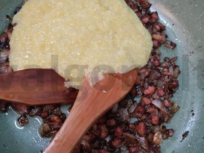 Kukurūzų košė su šonine aštriu sojų padažu Žingsnis 6