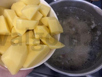 Borsčas su vištiena ir raugintais kopūstais Žingsnis 2