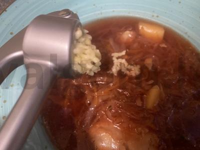 Borsčas su vištiena ir raugintais kopūstais Žingsnis 6