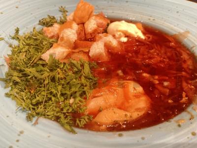 Borsčas su vištiena ir raugintais kopūstais pagrindine nuotrauka