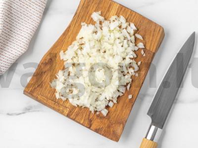 Kiaulienos kotletai pomidorų padaže Žingsnis 2