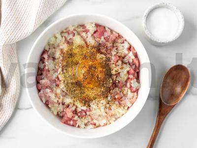 Kiaulienos kotletai pomidorų padaže Žingsnis 8