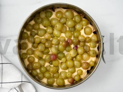 Paprastas pyragas su agrastais Žingsnis 5