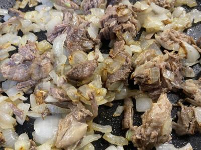 Kruopos iš sorų su jautiena ir keptu svogūnu Žingsnis 6