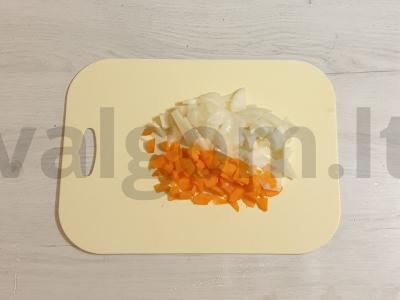 Troškinta mėsa su daržovėmis vakarienei Žingsnis 2