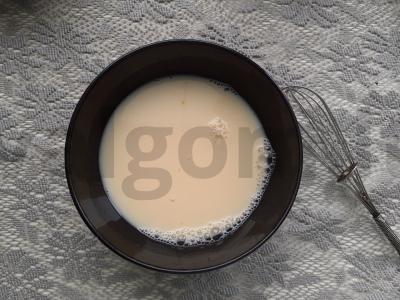 Blynai su minkštu varškės įdaru ir uogiene Žingsnis 1