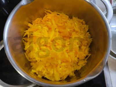 Moliūgų košė su razinomis Žingsnis 1