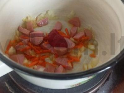 Sriuba su quinoa ir dešrelėmis Žingsnis 3