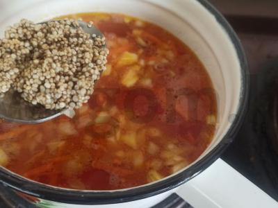 Sriuba su quinoa ir dešrelėmis Žingsnis 5