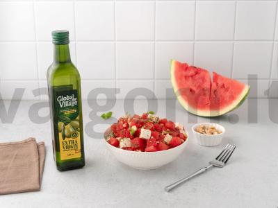 Salotas su arbūzu ir feta sūriu pagrindine nuotrauka