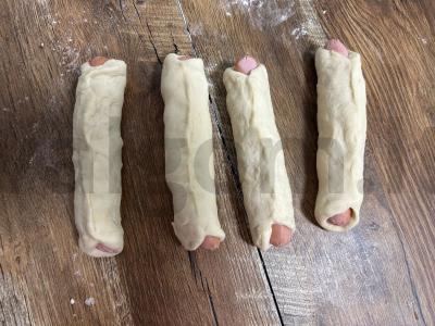 Dešrelė tešloje po sūrio apklotu Žingsnis 4