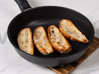 Brusketa su tunu ir juodąja ridika Žingsnis 1