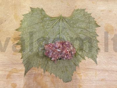 Dolma su jautienos faršu, ryžiais ir ciberžole Žingsnis 8
