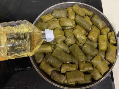 Dolma su jautienos faršu, ryžiais ir ciberžole Žingsnis 14