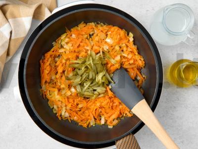 Vegetariška solianka su bulvėmis ir grybais Žingsnis 5