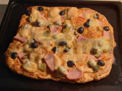 Pica „Skani“ su kumpiu ir sūriu pagrindine nuotrauka