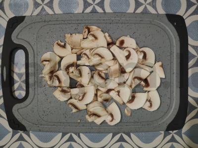 Tom Yum su vyšniniais pomidorais Žingsnis 1