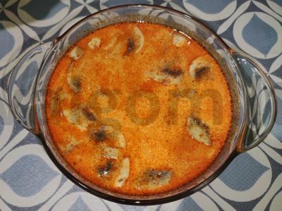 Tom Yum su vyšniniais pomidorais pagrindine nuotrauka