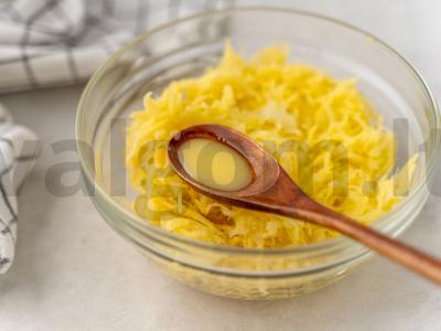 Bulviniai blynai be miltų ir kiaušinių Žingsnis 3